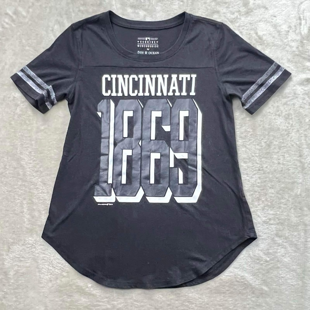 Cincinnati Reds Kids T-Shirt 5th & Ocean Black Graphic Tee Size 10 MLB Baseball